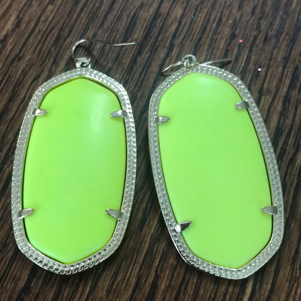 Kendra Scott Neon Lime Elle Drop Earrings in Silver